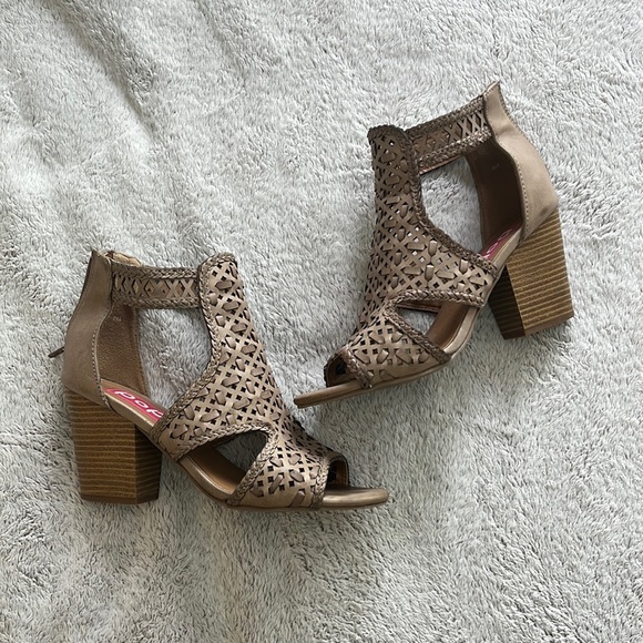 pop Shoes - Summer sandal heels, three inch wide heel, brown/nude, size 8, worn twice